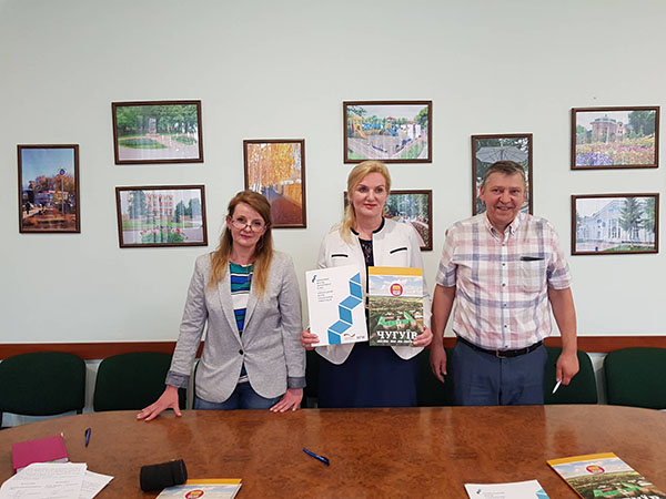 Memorandums on cooperation with local authorities and community representatives on subprojects implementation under USIF VI Project in Lugansk and Kharkiv regions are signed