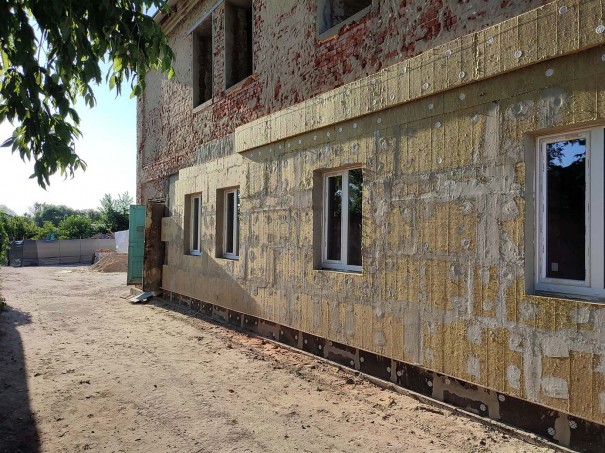 Створення житлових умов для ВПО в м. Ізюм, Харківська область (квартири для тимчасового проживання ВПО) / KfW-15-63-00-007