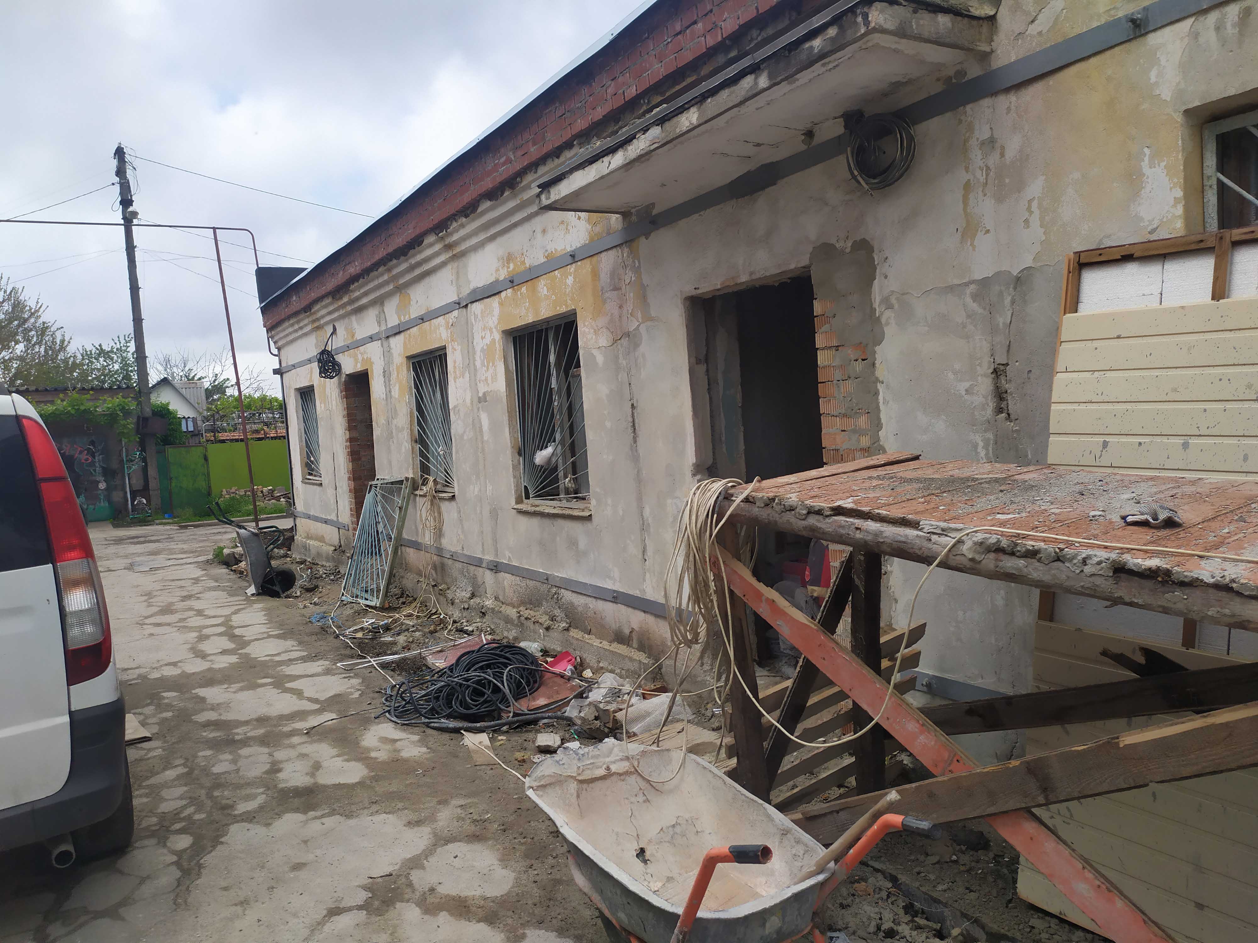 Creation of housing conditions for IDPs in the town of Mariupol/27, Ryzka str. (apartments for IDPs temporary residence/KfW) - 16-14-00-002