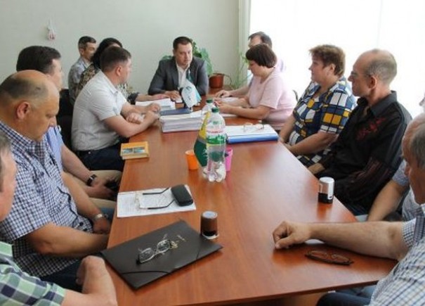 У Павлограді підписано договори підряду з будівельними організаціями